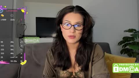 Snapshot of mymelisa chatting on October 2025 08:00:02 AM hey its Mel online show from October 2025 08:00:02 AM