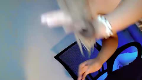 Snapshot of mysterious_kim chatting on February 2026 01:32:01 AM kimmy online show from February 2026 01:32:01 AM