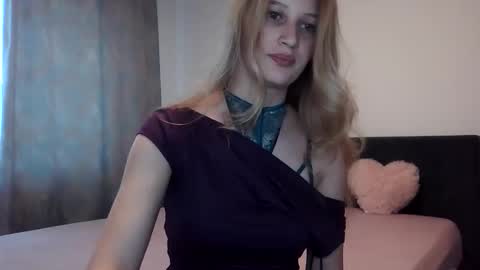 Snapshot of mysterygirl2023 chatting on March 2026 03:38:01 PM Mystery Girl online show from March 2026 03:38:01 PM