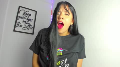 Snapshot of mysteyes chatting on January 2025 06:17:01 AM Elena online show from January 2025 06:17:01 AM