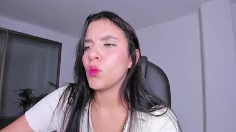 Snapshot of mysteyes chatting on October 2025 01:07:02 AM Elena online show from October 2025 01:07:02 AM