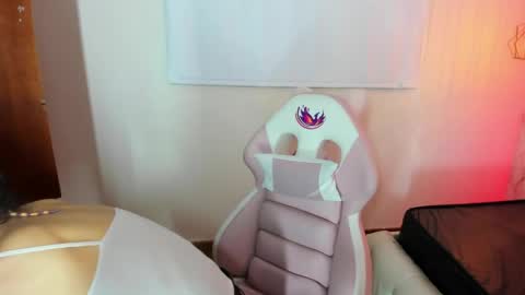 mystical_meteor online show from May 2026 06:37:01 PM