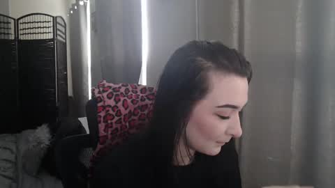 Snapshot of mysticmuse94 chatting on March 2025 02:30:02 PM MysticMuse online show from March 2025 02:30:02 PM