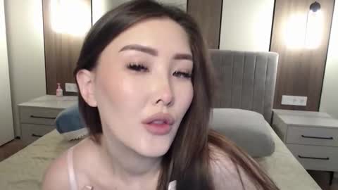 mysticsirenn online show from March 2026 07:23:01 AM