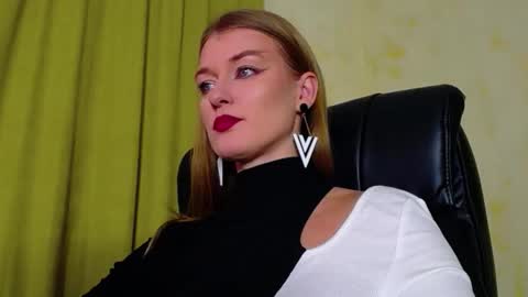 mysticvenus_ online show from November 2025 03:23:02 PM