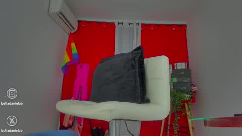 Snapshot of mysweetdanny chatting on February 2025 07:26:01 AM IG belladanielab online show from February 2025 07:26:01 AM