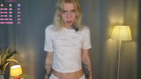 Snapshot of myviolet_rush chatting on June 2026 07:16:01 PM Olivia or just olive online show from June 2026 07:16:01 PM