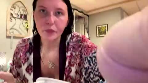 Snapshot of n0rmalgurl chatting on August 2026 04:11:01 PM n0rmalgurl online show from August 2026 04:11:01 PM