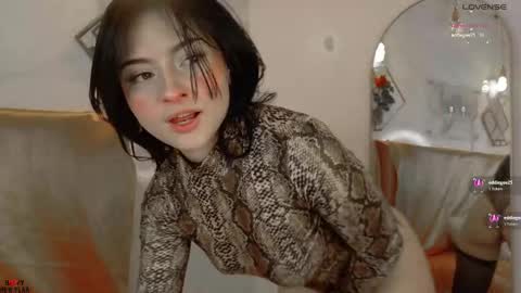 naamah_b online show from January 2026 02:30:02 PM