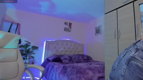 anny online show from December 2024 10:15:01 PM