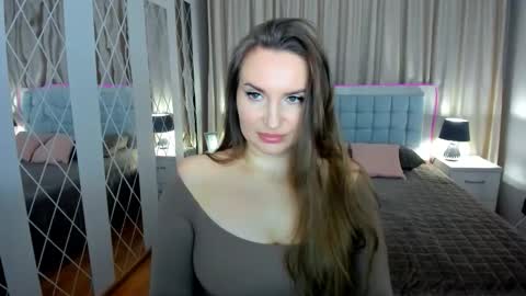 NadinGracefull online show from March 2026 07:17:02 PM