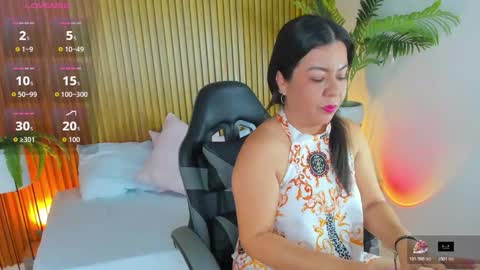 N A H I A online show from November 2025 01:55:02 PM