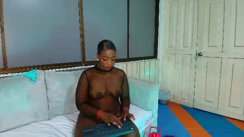 Snapshot of nahiaracampbell chatting on July 2026 04:37:01 AM N A H I A R A online show from July 2026 04:37:01 AM