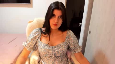 independent model online show from November 2025 01:48:02 AM