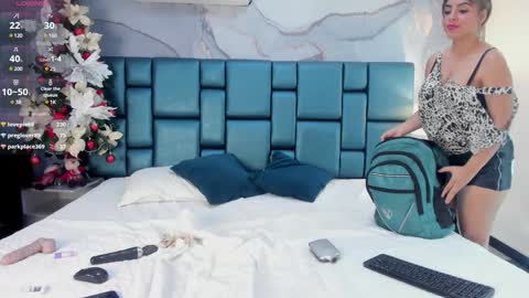 Nahomi online show from December 2024 01:50:02 AM