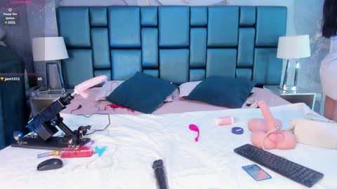 Nahomi online show from February 2025 10:53:02 PM