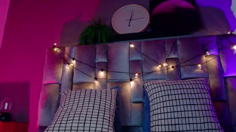  VICTORIA  online show from March 2026 07:17:02 PM