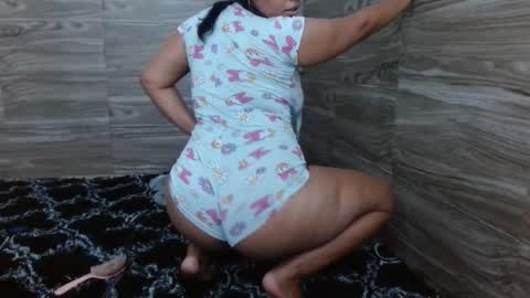 NAHOMI EMBER01 online show from November 2025 05:37:01 PM