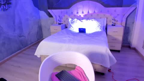 Nahomi online show from February 2025 05:24:01 AM