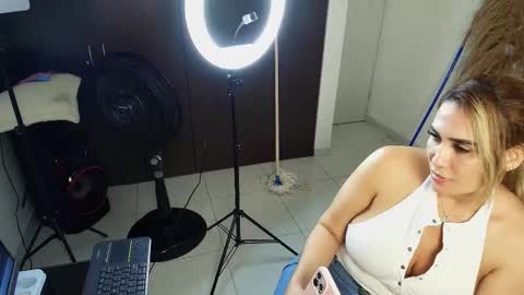 NahomiRoss online show from February 2026 02:11:01 AM