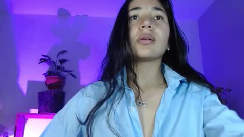 Snapshot of nahomy_rain chatting on June 2026 01:23:01 AM online show from June 2026 01:23:01 AM