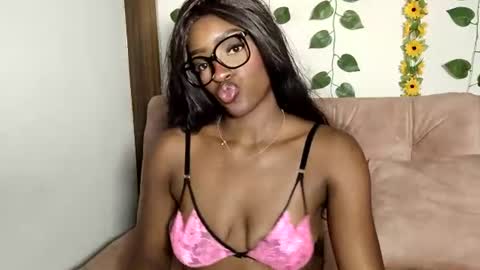 Snapshot of nahomy_smiiths chatting on July 2026 12:04:02 AM Nahomy online show from July 2026 12:04:02 AM