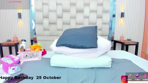 Nahomye online show from October 2025 03:04:01 AM