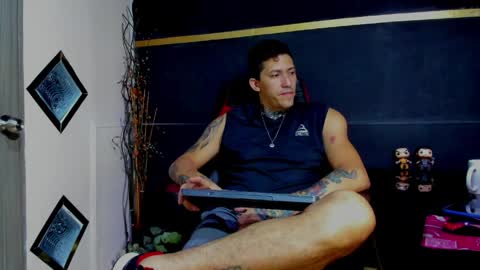 naider_1 online show from April 2026 05:15:01 AM