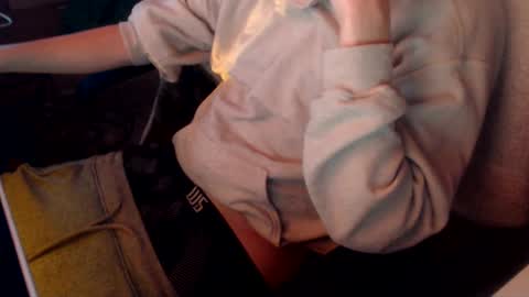 Snapshot of naj8 chatting on September 2025 04:17:01 AM Drew online show from September 2025 04:17:01 AM