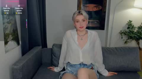 Kate online show from October 2025 10:51:01 AM