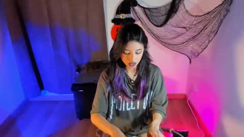 Nana  Natalia online show from October 2025 10:58:01 PM