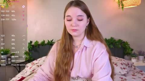 Luna online show from December 2025 05:13:01 AM