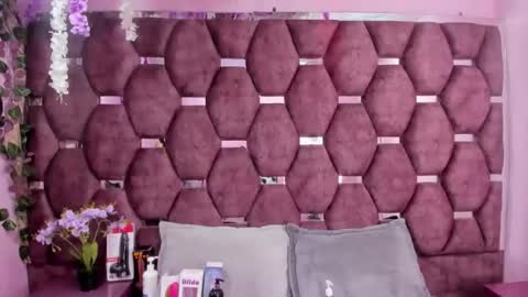 nanis james15 online show from February 2026 02:43:01 AM