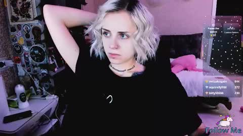 Monday-Friday 12-4 AM and 6-9 AM New York time online show from November 2025 09:15:01 PM