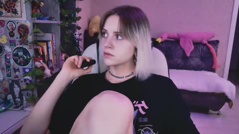 Snapshot of nanitamoore chatting on May 2026 07:34:02 PM Monday-Friday 12-4 AM and 6-9 AM New York time online show from May 2026 07:34:02 PM