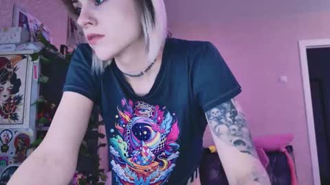 Snapshot of nanitamoore chatting on May 2026 04:25:01 PM Monday-Friday 12-4 AM and 6-9 AM New York time online show from May 2026 04:25:01 PM