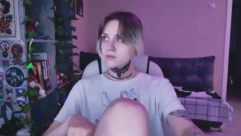 Snapshot of nanitamoore chatting on June 2026 08:24:01 PM Monday-Friday 12-4 AM and 6-9 AM New York time online show from June 2026 08:24:01 PM