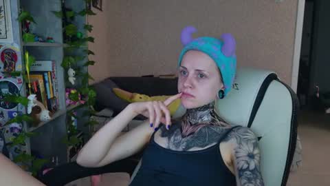 Snapshot of nanitamoore chatting on July 2026 08:25:01 PM Monday-Friday 12-4 AM and 6-9 AM New York time online show from July 2026 08:25:01 PM