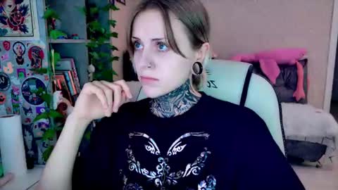 Snapshot of nanitamoore chatting on July 2026 08:01:01 PM Monday-Friday 12-4 AM and 6-9 AM New York time online show from July 2026 08:01:01 PM