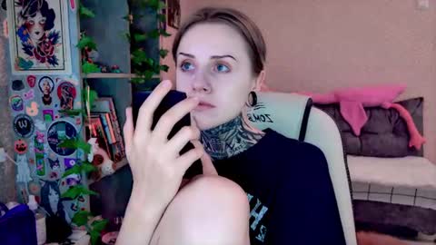 Snapshot of nanitamoore chatting on July 2026 08:17:02 PM Monday-Friday 12-4 AM and 6-9 AM New York time online show from July 2026 08:17:02 PM