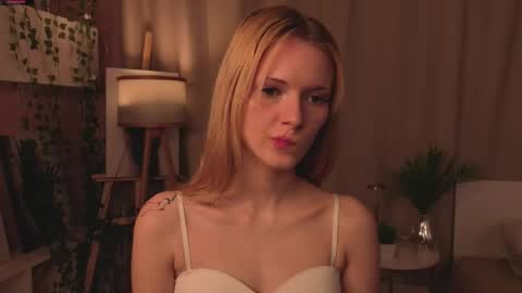 Snapshot of nannetteterrill chatting on April 2026 07:03:02 AM nannetteterrill online show from April 2026 07:03:02 AM