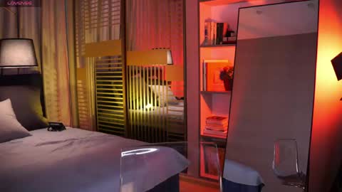 Snapshot of naomi_hotterr chatting on May 2026 05:49:01 AM naomi_hotterr online show from May 2026 05:49:01 AM