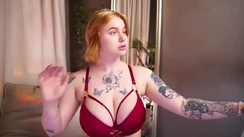 naomi_hotterr online show from June 2026 05:43:01 AM