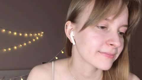 Naomi online show from April 2026 06:23:02 PM