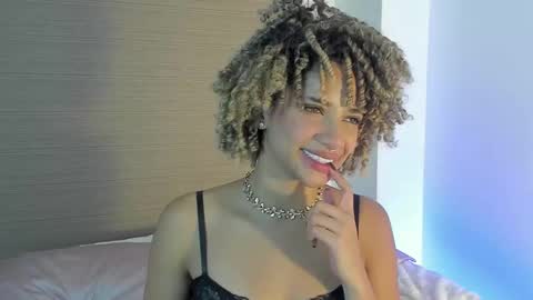 naomidawson online show from March 2026 12:15:01 AM