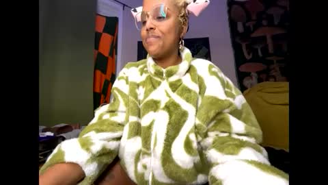 Naomigiirl6 online show from January 2025 02:46:02 PM