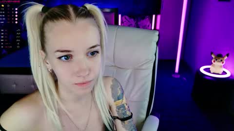 naomihita online show from November 2025 05:01:02 PM