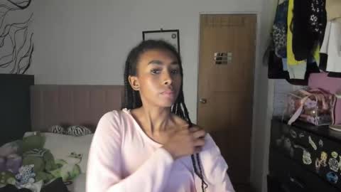 Naomii online show from February 2025 06:54:01 AM