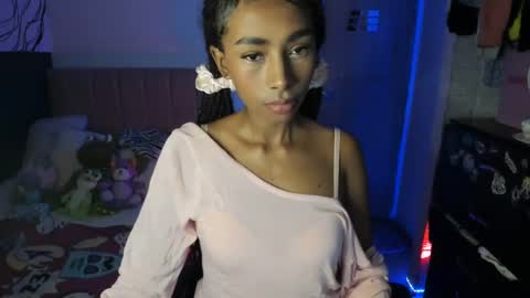 Naomii online show from February 2025 11:57:02 PM