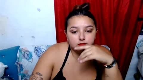 naomiquiin online show from August 2026 04:00:01 AM